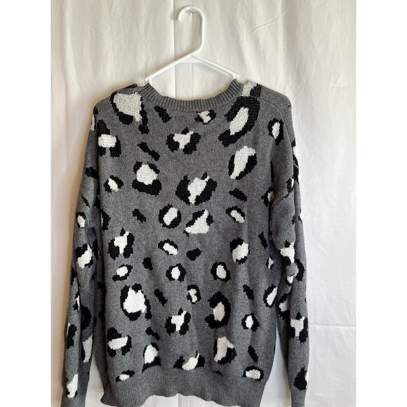 Shein Grey Leopard Print Sweater Size Small Preowned - Picture 10 of 12